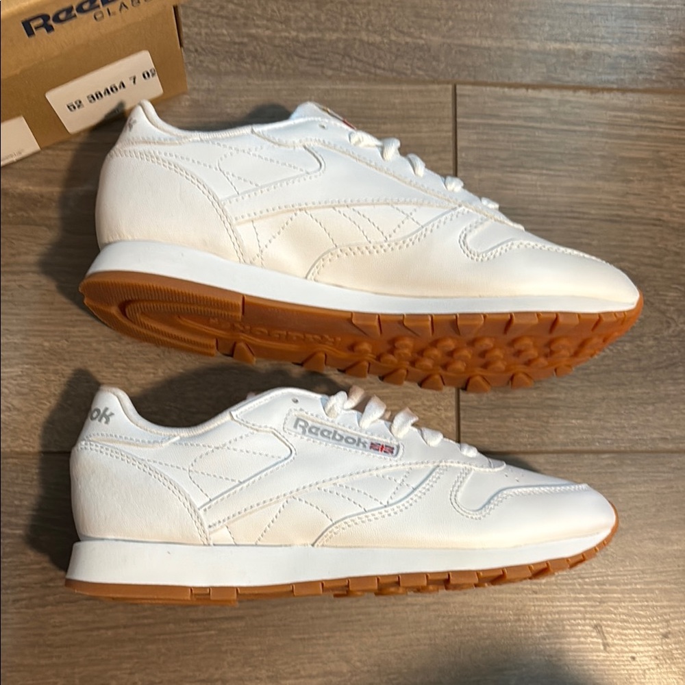Reebok Classic Leathers with Gum Sole - Picture 5 of 8